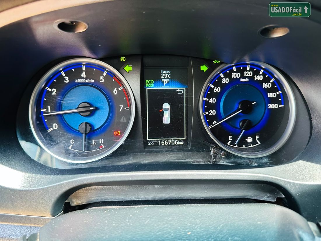 Toyota Hilux SRV CD 2.7 4x4 Automático Flex 2017/2017 — foto 8 de 18