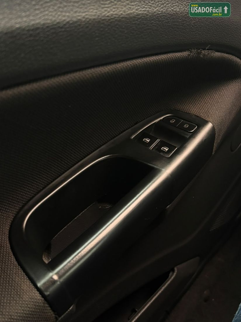 Volkswagen Voyage 1.0 Total Flex 2010/2011 — foto 14 de 15