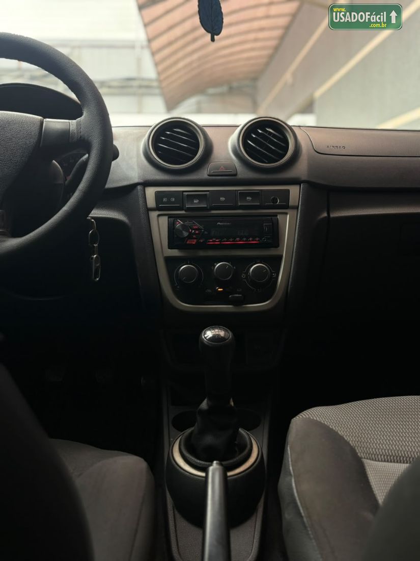Volkswagen Voyage 1.0 Total Flex 2010/2011 — foto 8 de 15