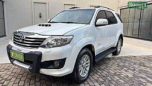 Toyota Hilux SW4 SRV D4-D 3.0 4x4 TDI Automático Diesel