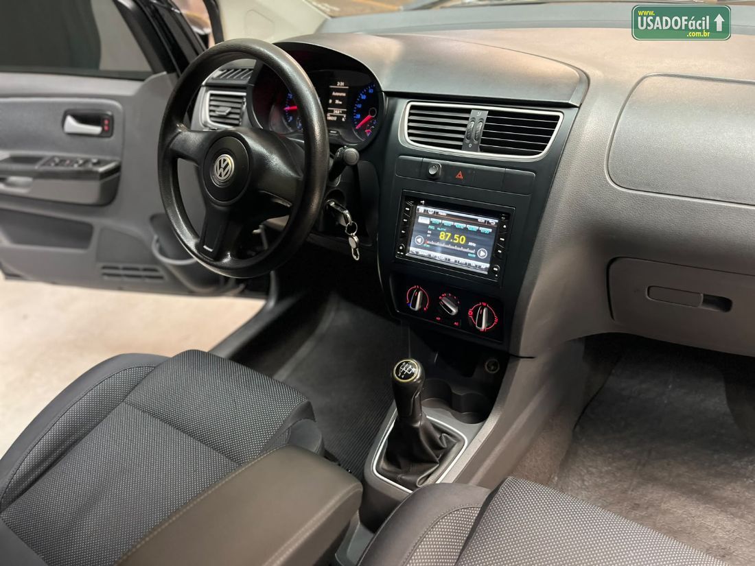 Volkswagen Fox 1.0 Mi 4P Total Flex 2010/2011 — foto 10 de 17