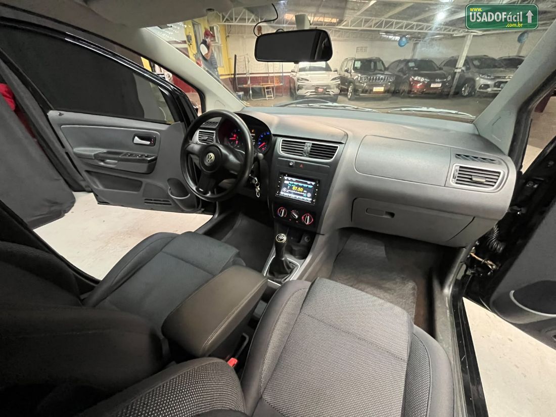 Volkswagen Fox 1.0 Mi 4P Total Flex 2010/2011 — foto 13 de 17