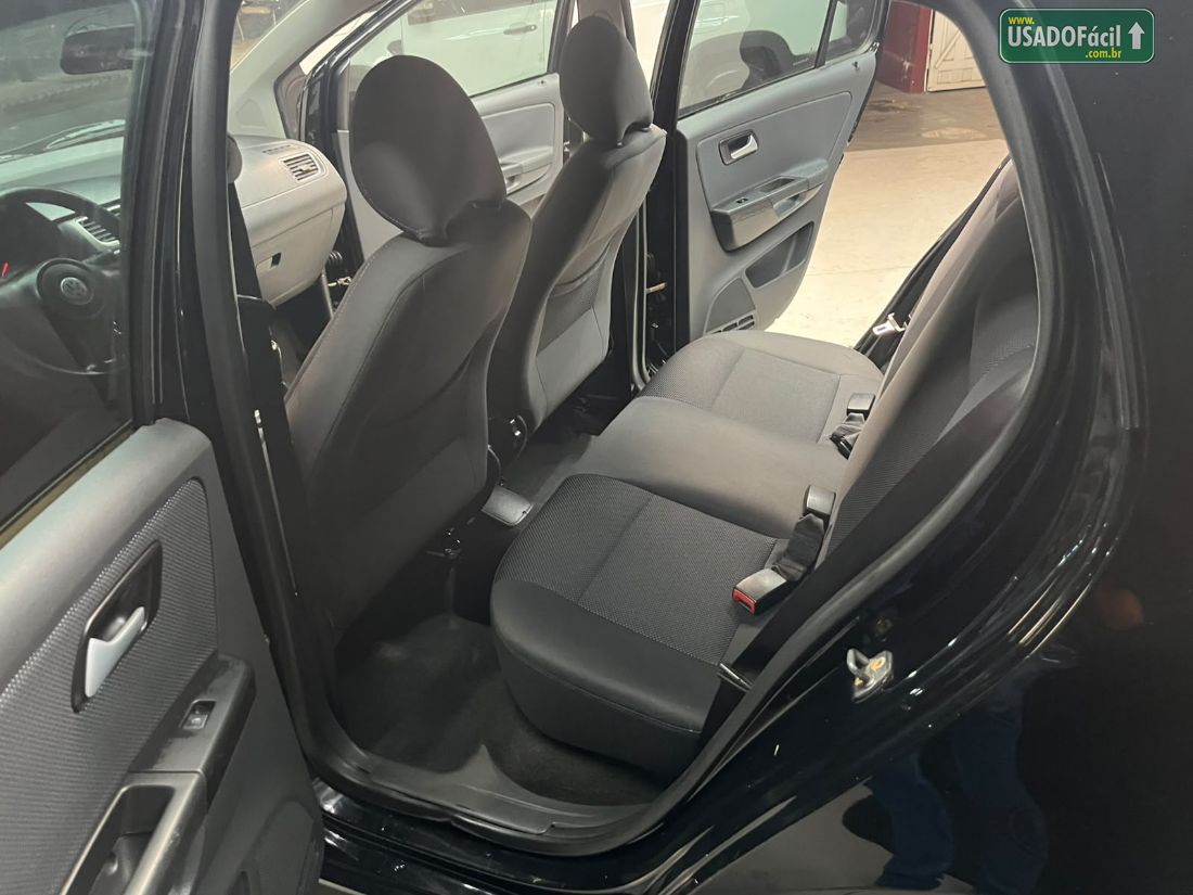 Volkswagen Fox 1.0 Mi 4P Total Flex 2010/2011 — foto 17 de 17