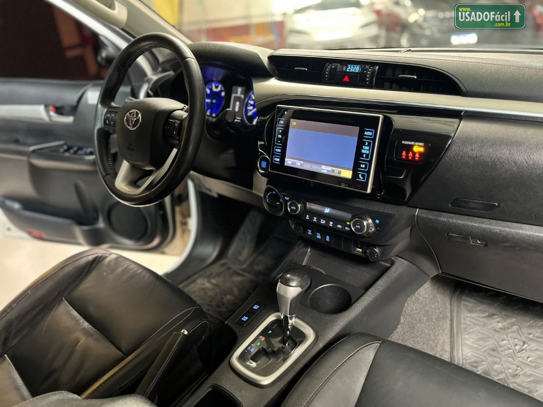 Toyota Hilux SRX CD 2.8 4x4 TDI Automático Diesel 2016/2016 — foto 17 de 19