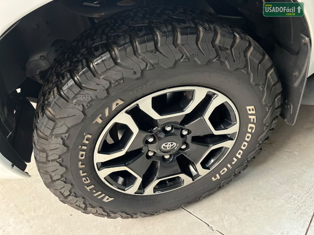 Toyota Hilux SRX CD 2.8 4x4 TDI Automático Diesel 2016/2016 — foto 18 de 19