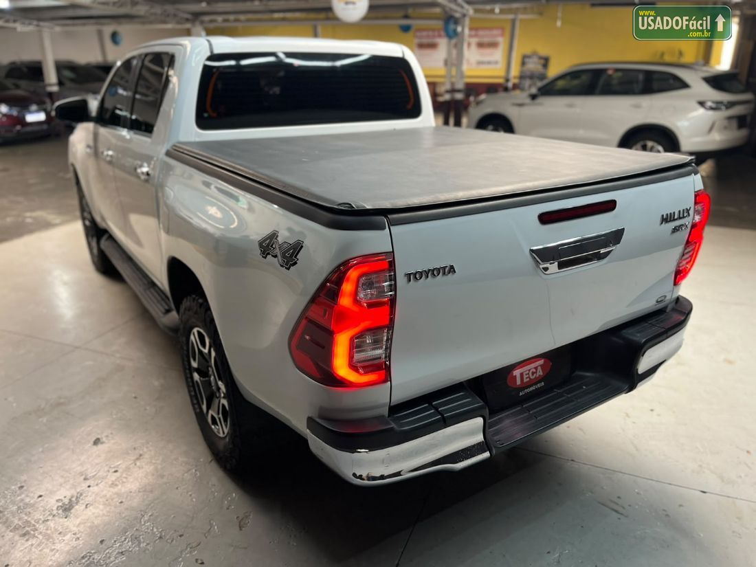 Toyota Hilux SRX CD 2.8 4x4 TDI Automático Diesel 2016/2016 — foto 6 de 19