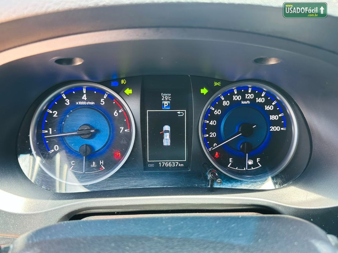 Toyota Hilux SRV CD 2.7 4X2 Automático Flex 2017/2018 — foto 7 de 17