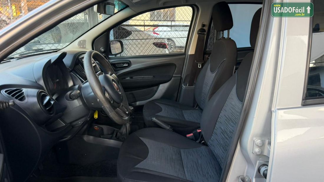 Fiat Uno Attractive 1.0 Flex 5P 2016/2017 — foto 8 de 11