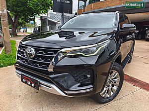 Toyota Hilux SW4 SRX 2.8 4x4 TDI Automático Diesel 7 lugares