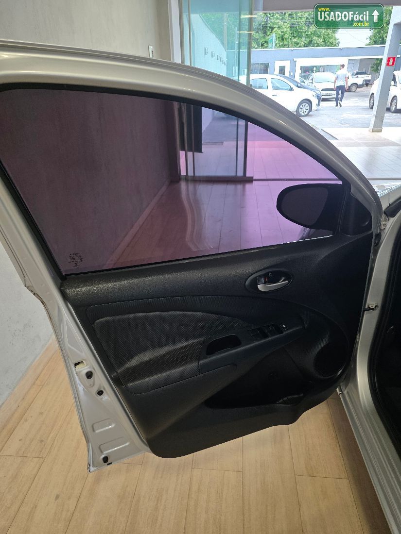 Toyota Etios Hatch X 1.3 Mecânico Flex 2018/2019 — foto 18 de 24