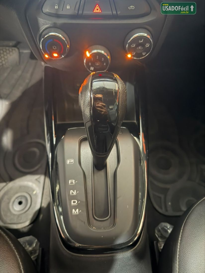 CHEVROLET/GM Onix Hatch LTZ 1.4 Automático Flex 2016/2017 — foto 9 de 13