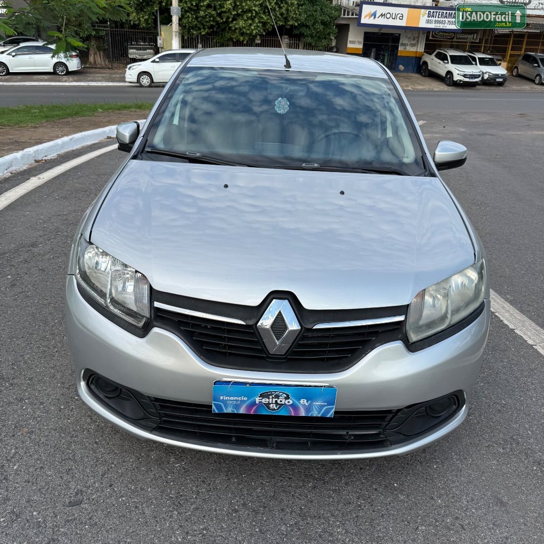 Renault Logan Expression 1.6 Hi-Flex 2015/2015 — foto 2 de 9