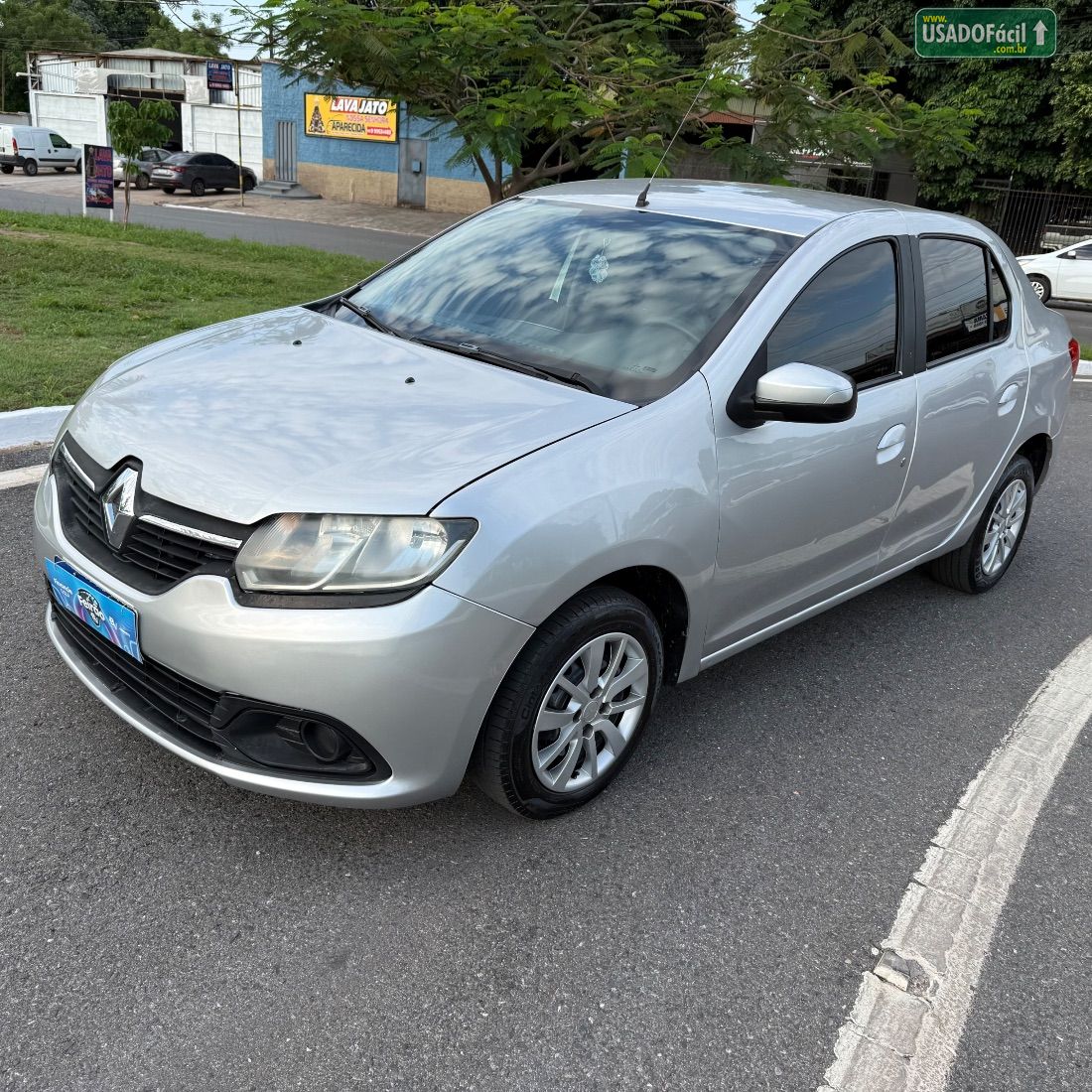 Renault Logan Expression 1.6 Hi-Flex 2015/2015 — foto 3 de 9