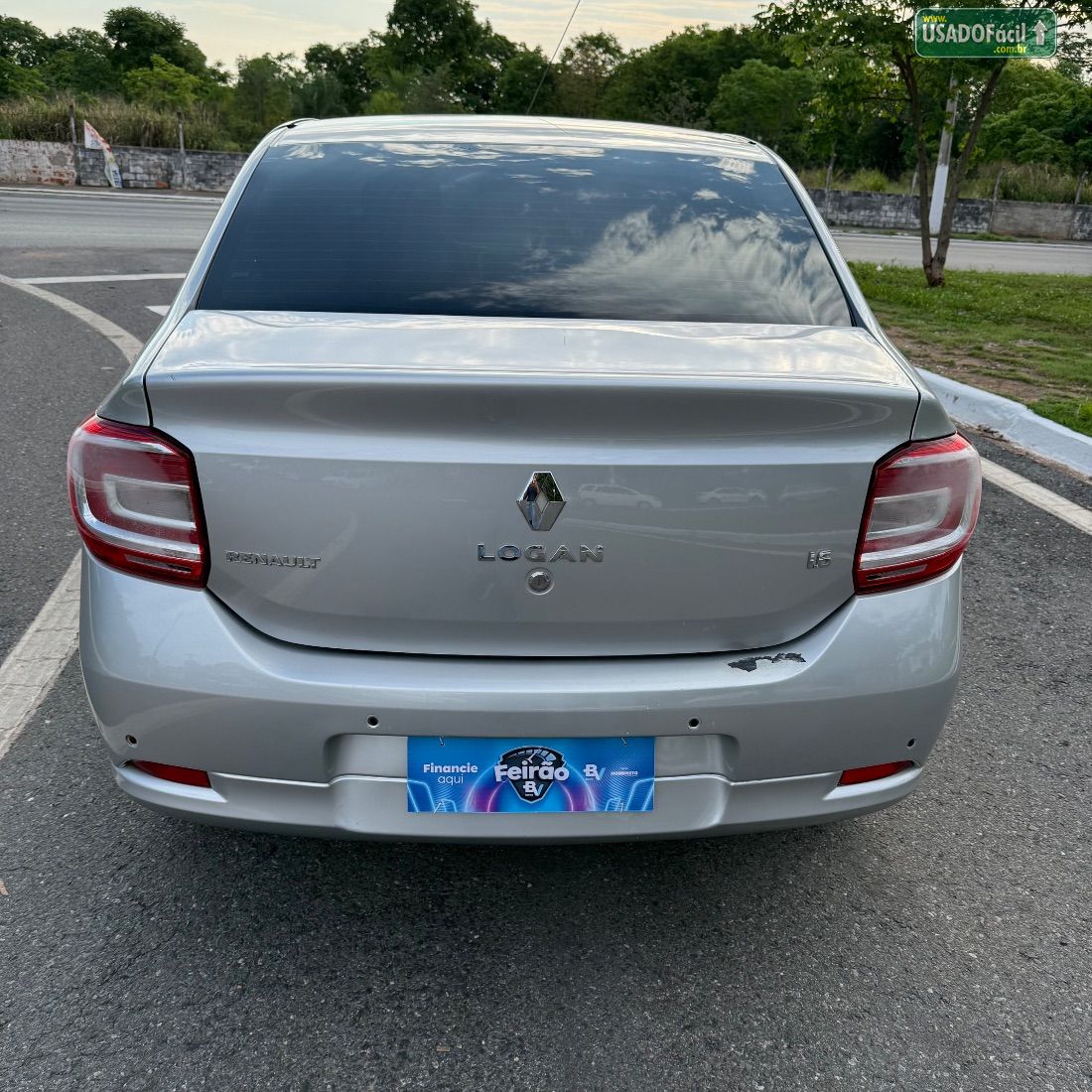 Renault Logan Expression 1.6 Hi-Flex 2015/2015 — foto 5 de 9