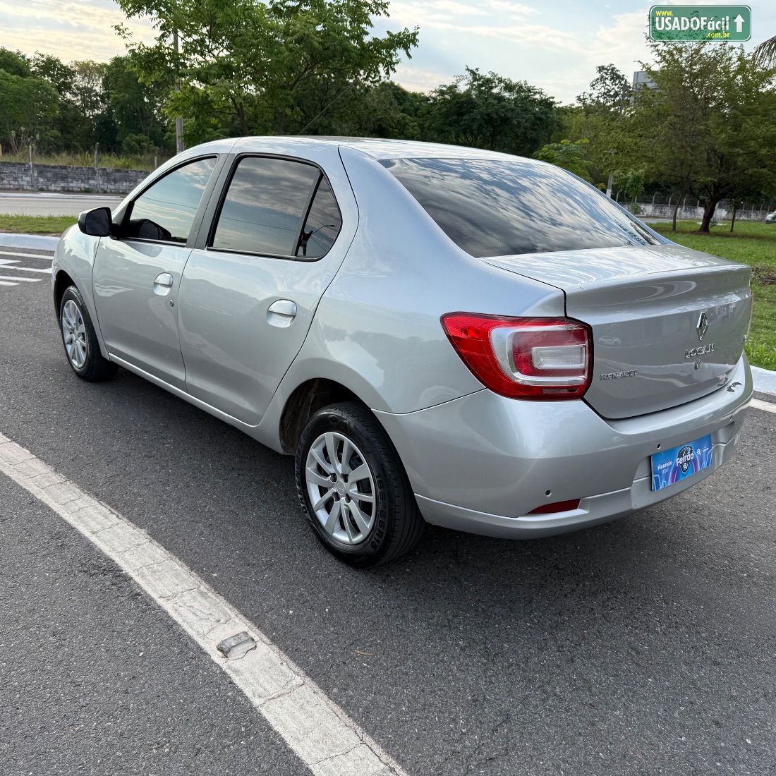 Renault Logan Expression 1.6 Hi-Flex 2015/2015 — foto 6 de 9