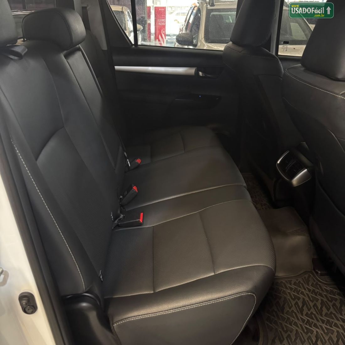 Toyota Hilux SRX CD 2.8 4x4 TDI Automático Diesel 2024/2024 — foto 15 de 18