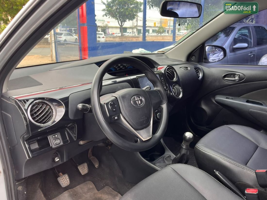 Toyota Etios Hatch XLS 1.5 Mecânico Flex 2016/2016 — foto 7 de 10