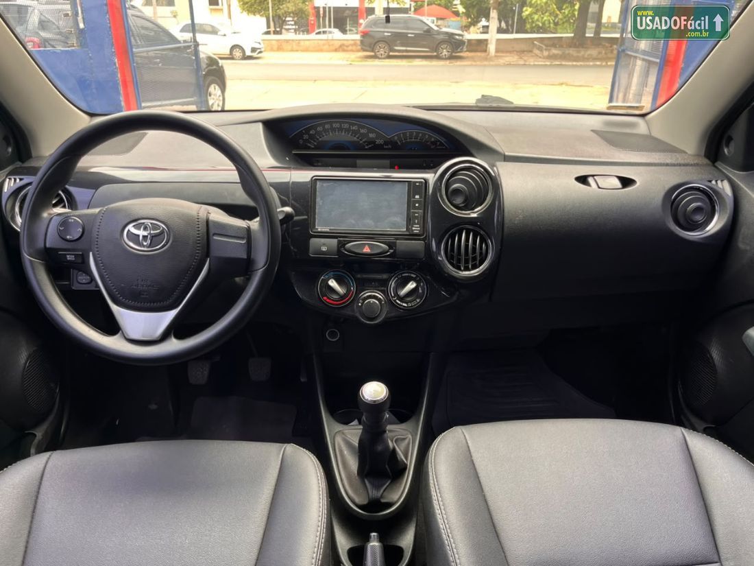 Toyota Etios Hatch XLS 1.5 Mecânico Flex 2016/2016 — foto 8 de 10