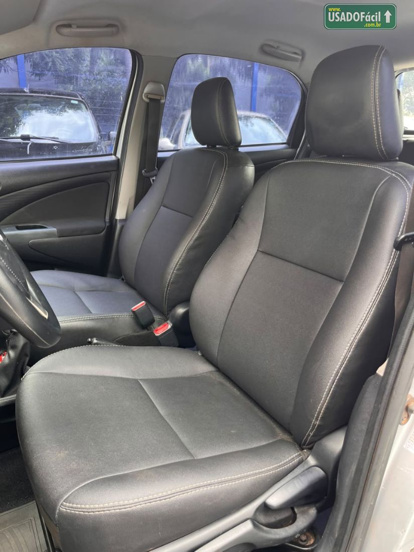 Toyota Etios Hatch XLS 1.5 Mecânico Flex 2016/2016 — foto 9 de 10