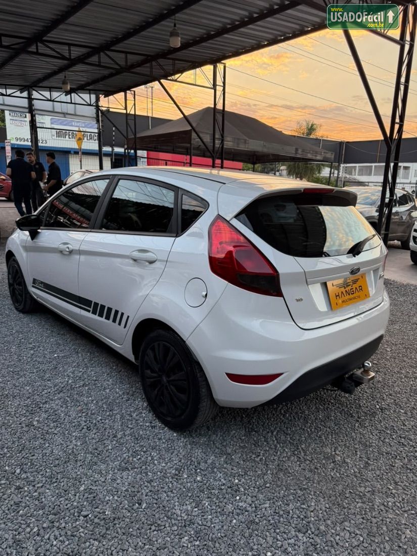 Ford Fiesta Hatch SE Mecânico 5P Flex 2016/2017 — foto 3 de 14