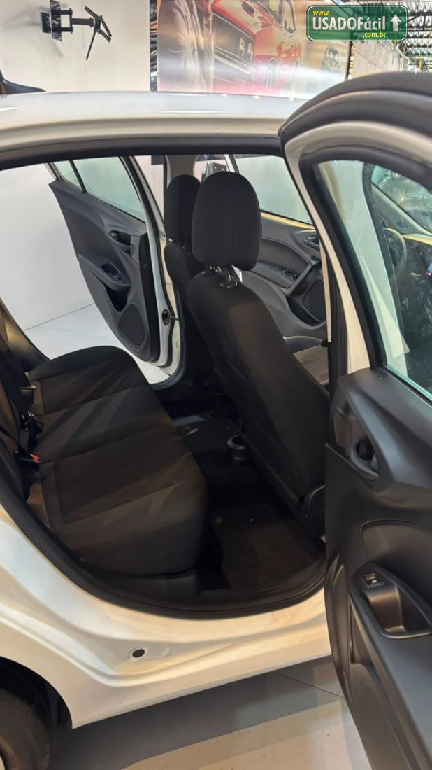 Fiat Cronos Drive 1.3 Mecânico Flex 2024/2025 — foto 4 de 6