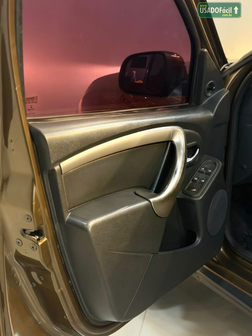 Renault Duster Expression 1.6 Mecânico Hi-Flex 2015/2016 — foto 6 de 8