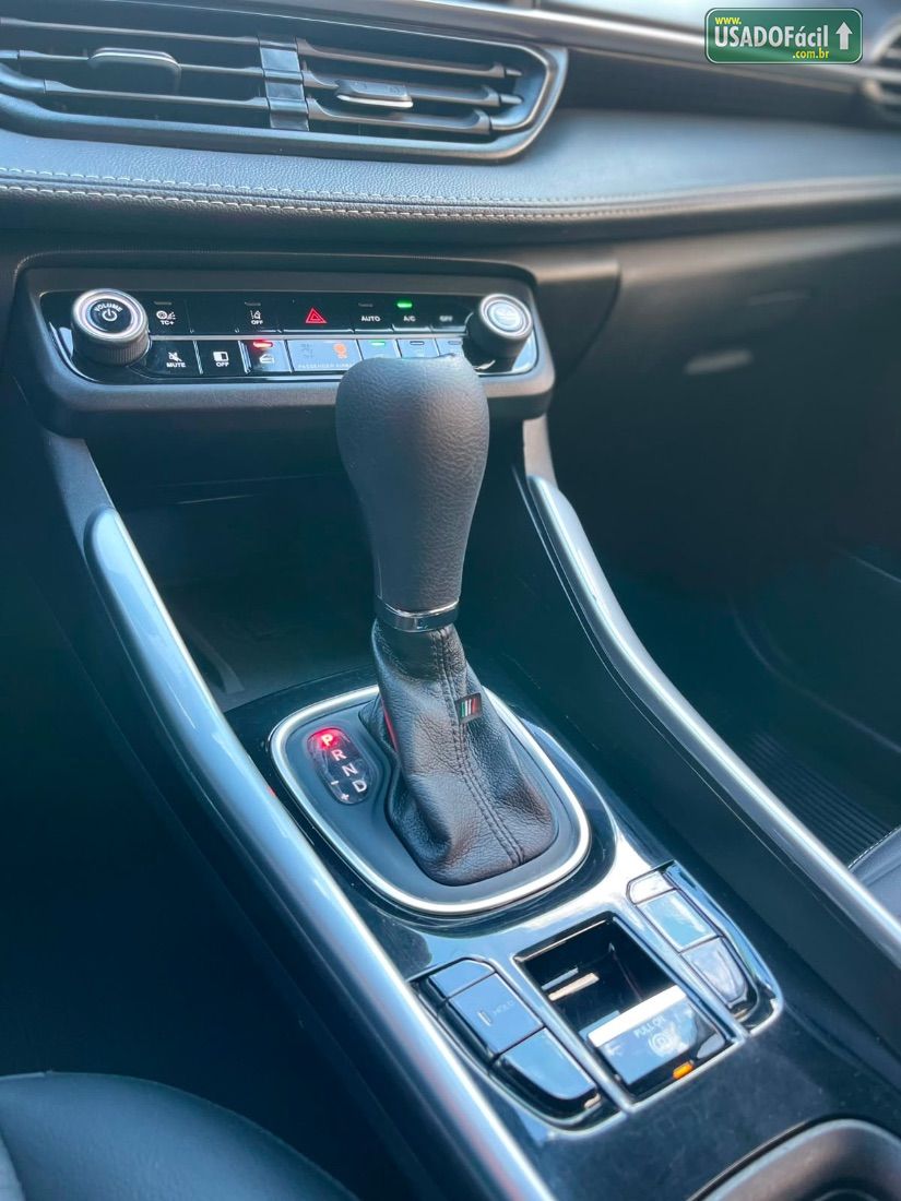 Fiat Fastback Audace 200 Turbo Automático Híbri­do 2024/2025 — foto 13 de 17