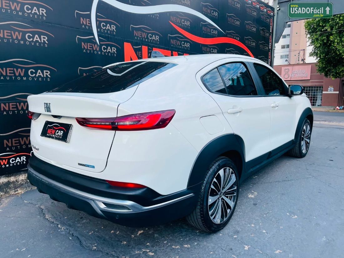Fiat Fastback Audace 200 Turbo Automático Híbri­do 2024/2025 — foto 5 de 17