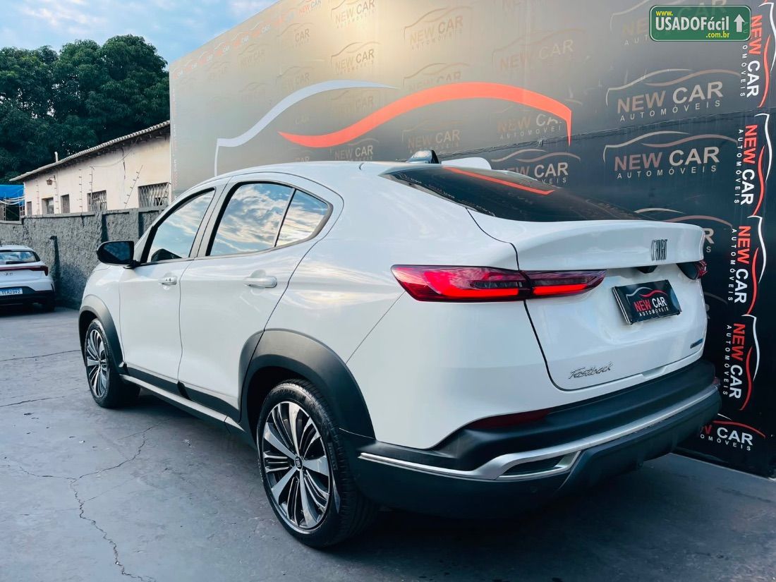 Fiat Fastback Audace 200 Turbo Automático Híbri­do 2024/2025 — foto 6 de 17