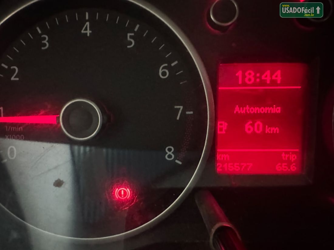 Volkswagen Voyage City 1.0 Mi Total Flex 2013/2014 — foto 14 de 14
