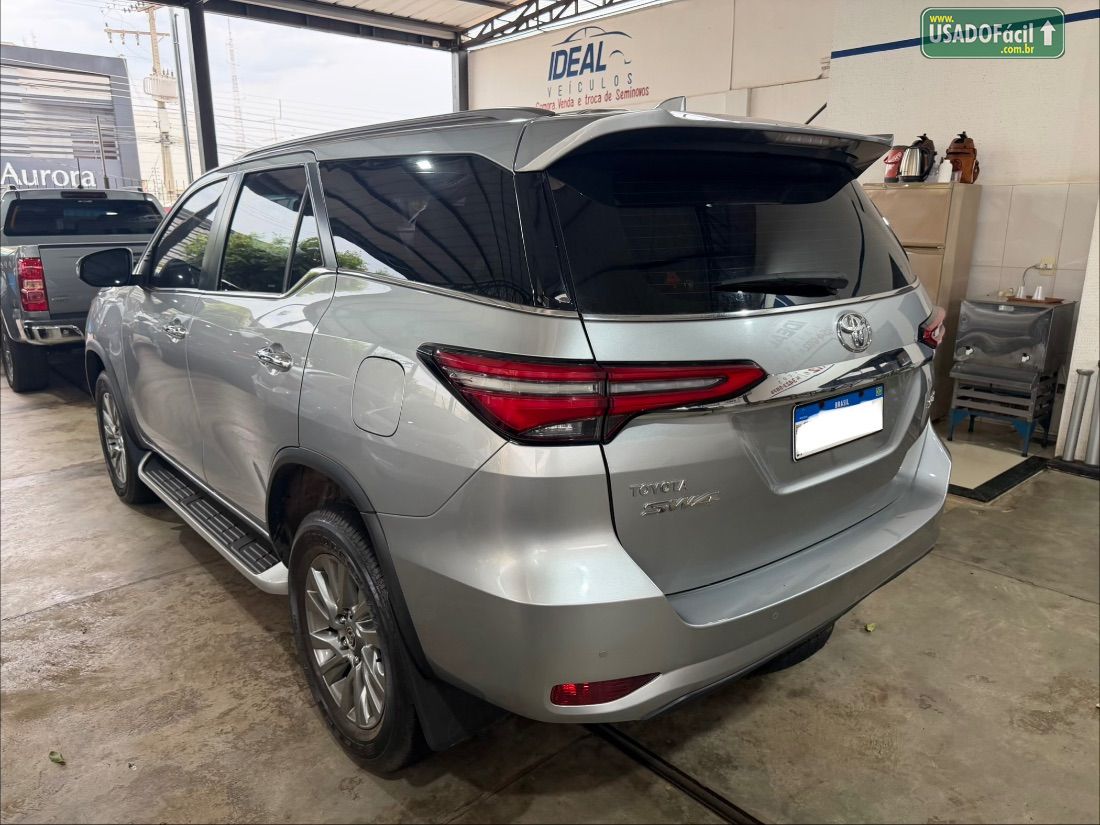 Toyota Hilux SW4 SRX 2.8 4x4 TDI Automático Diesel 2023/2024 — foto 2 de 9