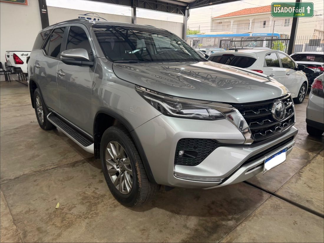 Toyota Hilux SW4 SRX 2.8 4x4 TDI Automático Diesel 2023/2024 — foto 3 de 9