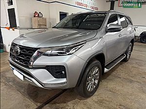 Toyota Hilux SW4 SRX 2.8 4x4 TDI Automático Diesel