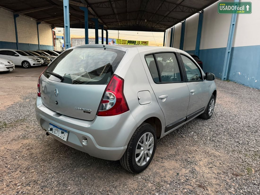 Renault Sandero Expression 1.0 Hi-Flex 5P 2010/2011 — foto 8 de 10