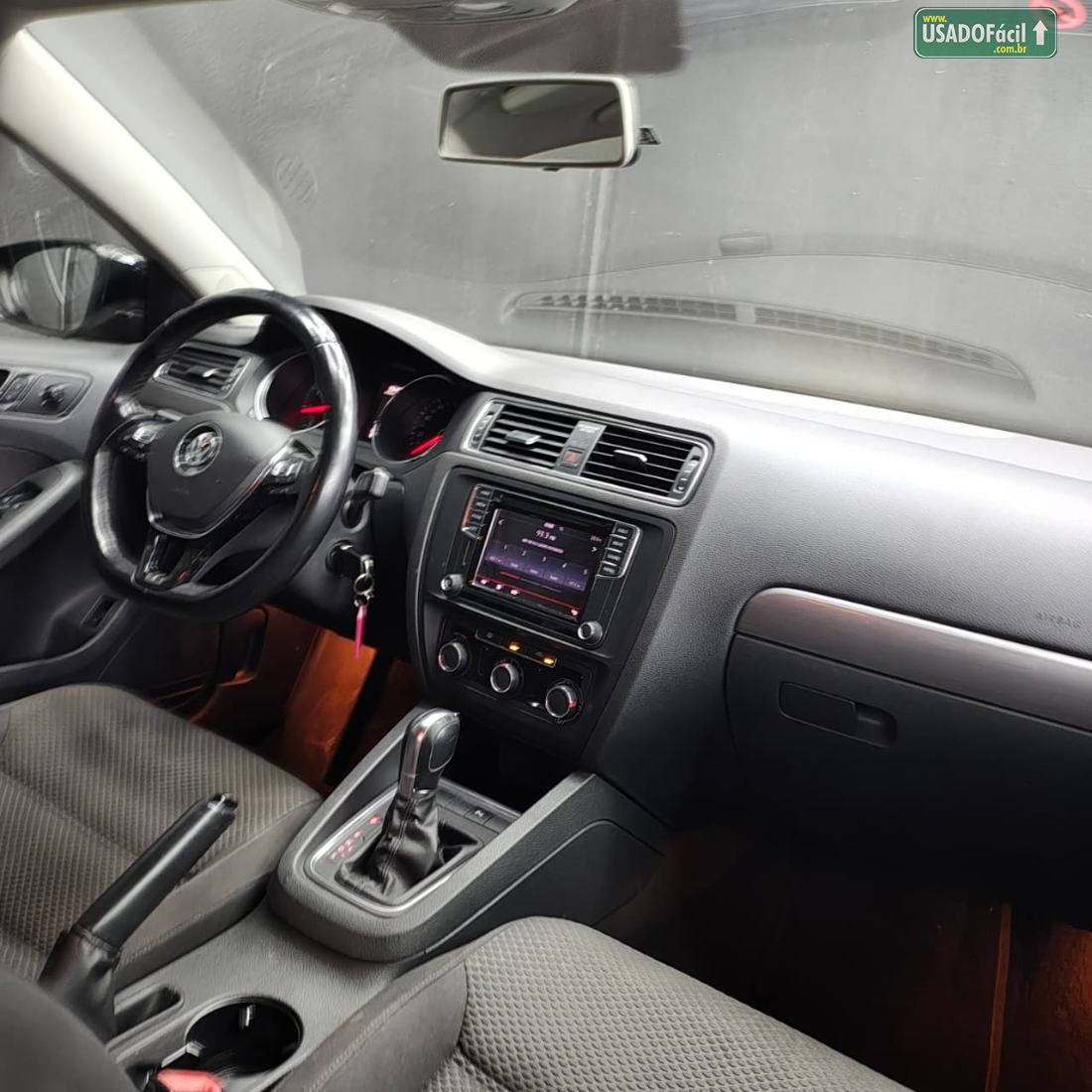 Volkswagen Jetta Comfortline 1.4 TSI Automático 2016/2017 — foto 9 de 11