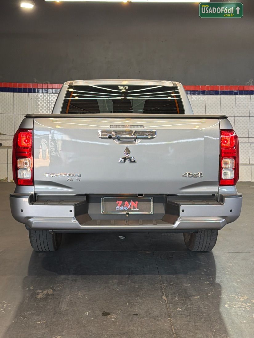 MITSUBISHI Triton GLS CD 2.4 4x4 Turbo Automático Diesel 2025/2026 — foto 7 de 18