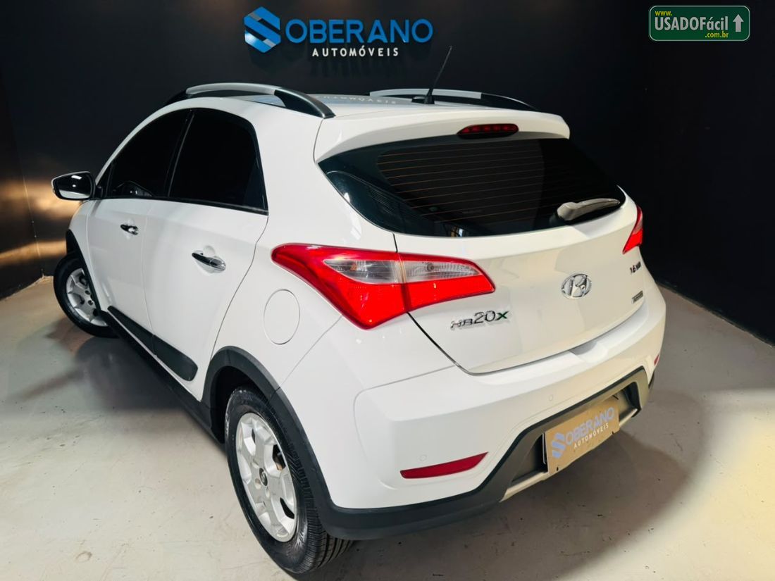 Hyundai HB20X Hatch Premium 1.6 Automático Flex 2015/2015 — foto 10 de 28