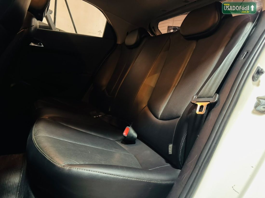 Hyundai HB20X Hatch Premium 1.6 Automático Flex 2015/2015 — foto 18 de 28