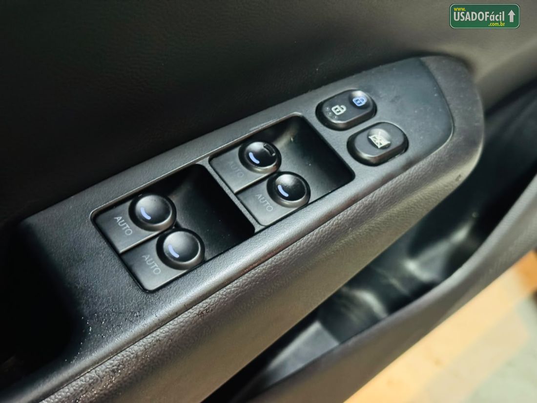 Hyundai HB20X Hatch Premium 1.6 Automático Flex 2015/2015 — foto 27 de 28