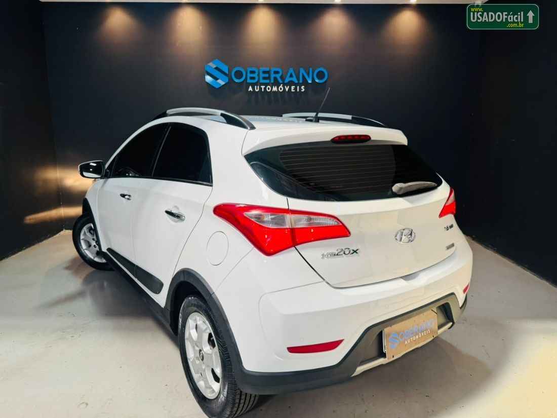 Hyundai HB20X Hatch Premium 1.6 Automático Flex 2015/2015 — foto 9 de 28