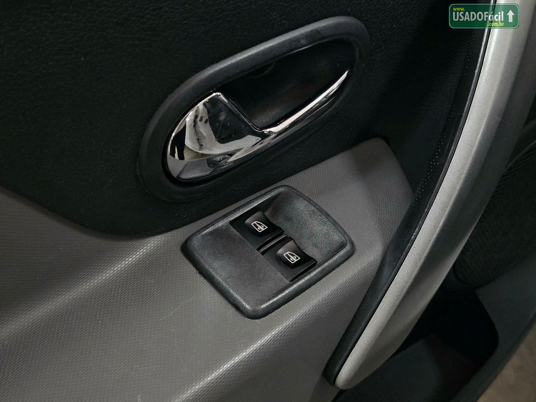 Renault Logan Expression 1.6 Mecânico Flex 2018/2019 — foto 13 de 19