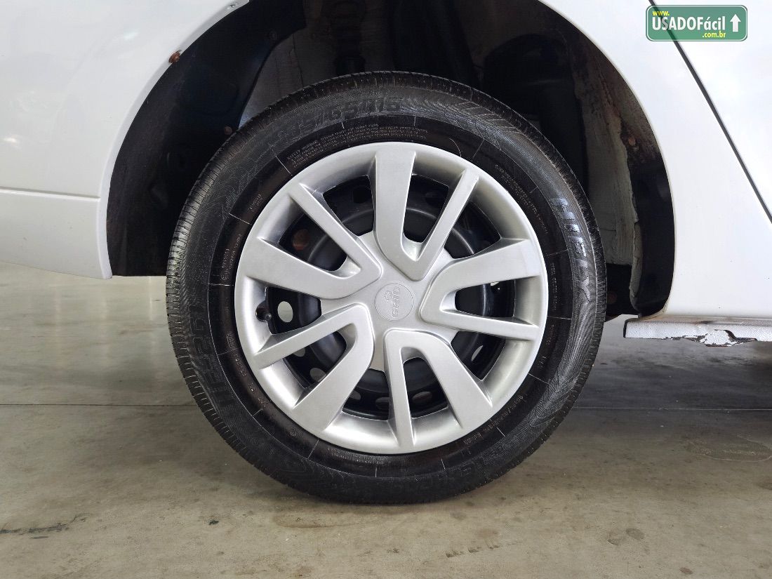 Renault Logan Expression 1.6 Mecânico Flex 2018/2019 — foto 17 de 19