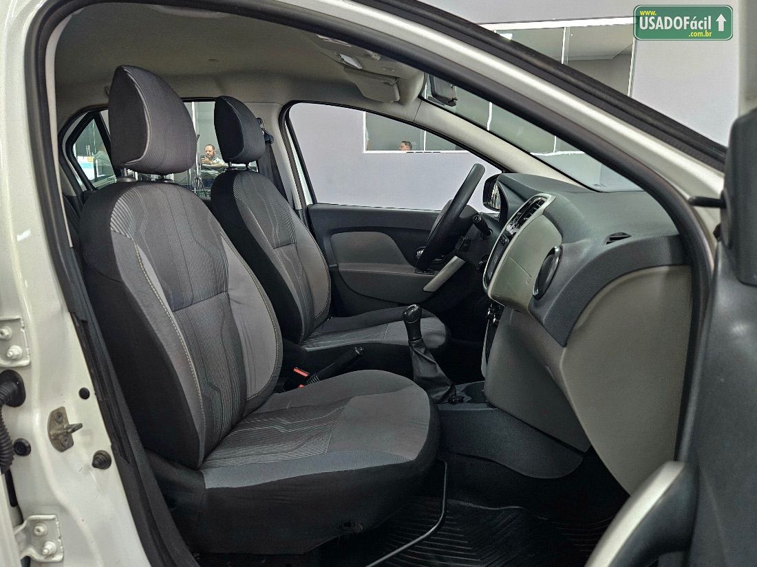 Renault Logan Expression 1.6 Mecânico Flex 2018/2019 — foto 9 de 19