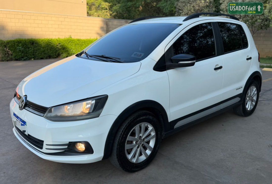 Volkswagen Fox Track 1.0 4P Total Flex 2017/2017 — foto 3 de 10
