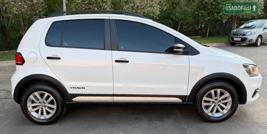 Volkswagen Fox Track 1.0 4P Total Flex 2017/2017 — foto 4 de 10