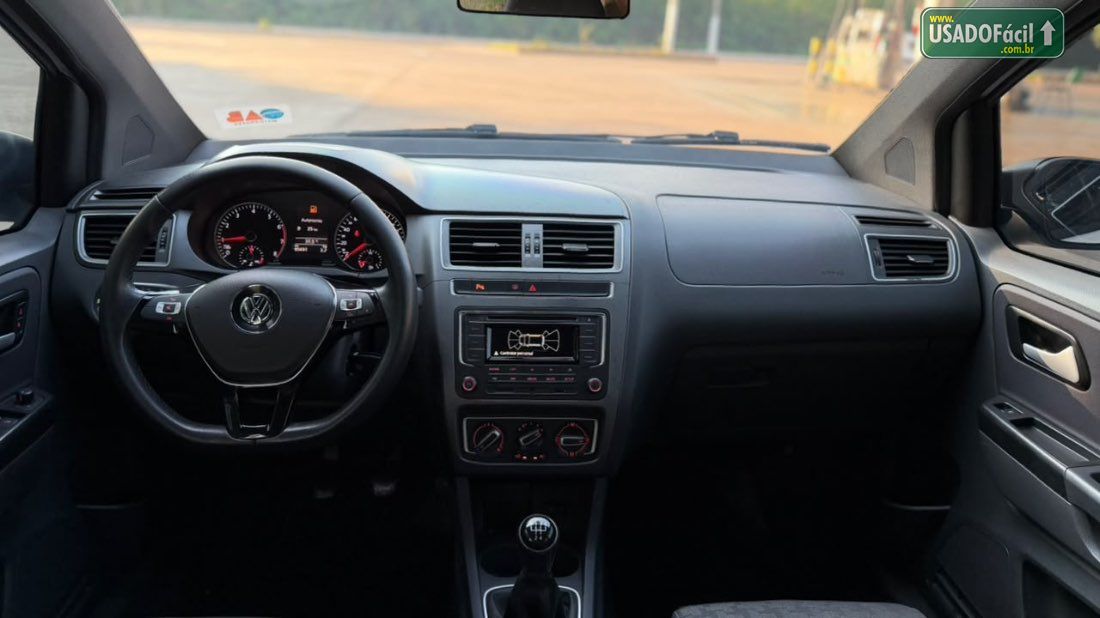 Volkswagen Fox Track 1.0 4P Total Flex 2017/2017 — foto 7 de 10