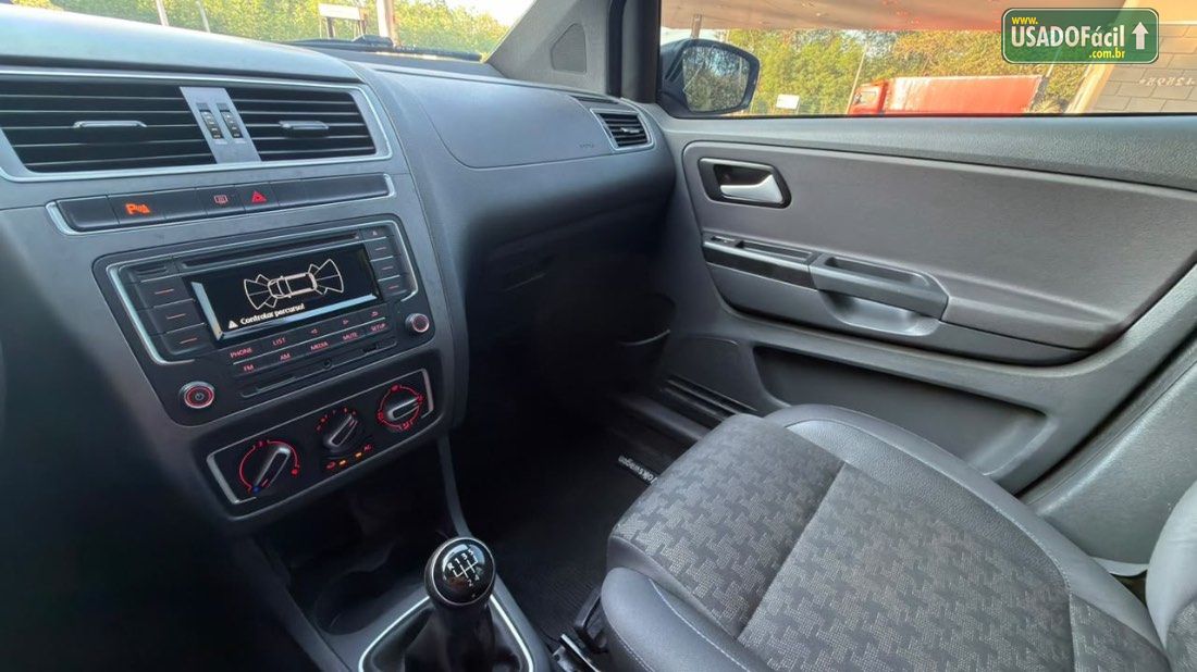 Volkswagen Fox Track 1.0 4P Total Flex 2017/2017 — foto 8 de 10