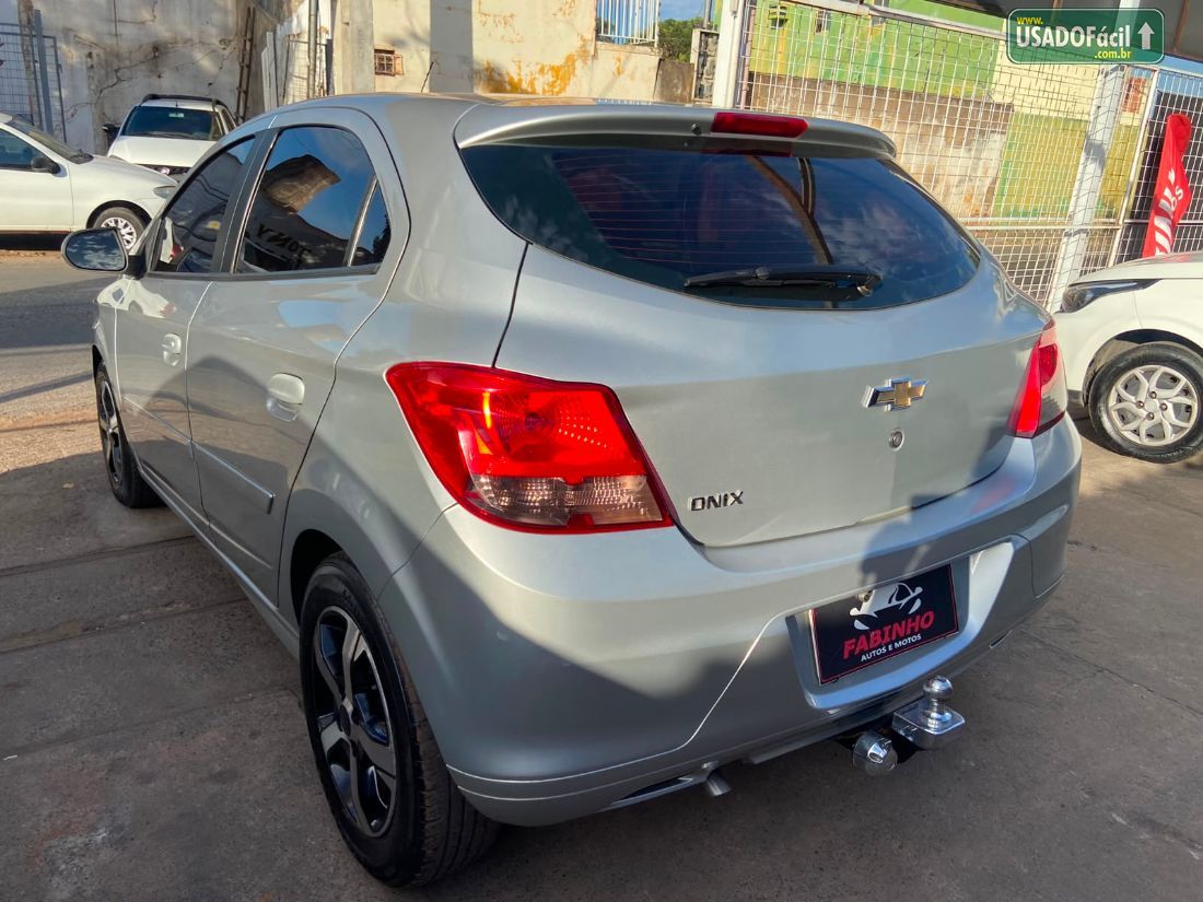 CHEVROLET/GM Onix Hatch LTZ 1.4 Mecânico Flex 2012/2013 — foto 8 de 11