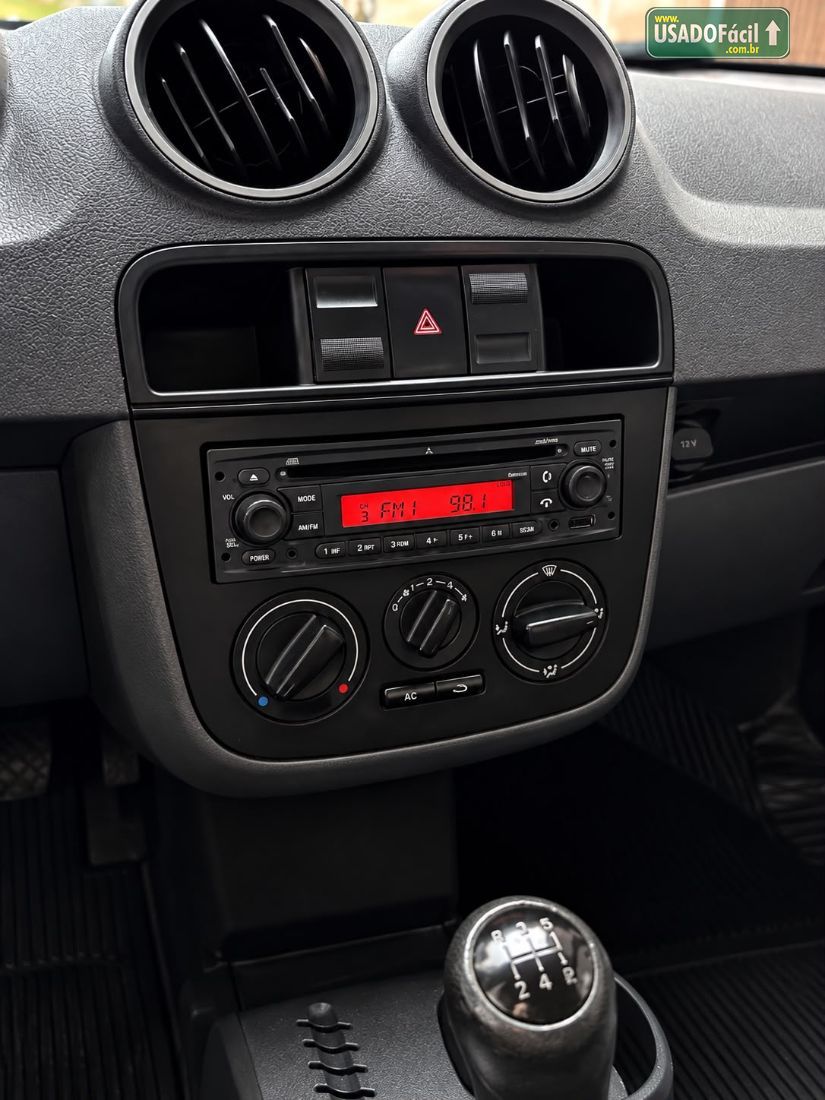 Volkswagen Gol 1.0 Mi 4P Total Flex 2013/2014 — foto 6 de 16