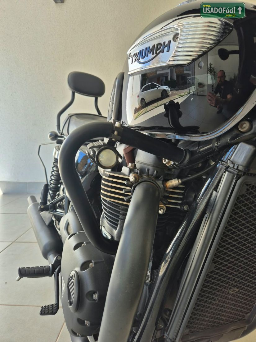 Triumph BONNEVILLE T100 BLACK 2020/2020 — foto 3 de 6